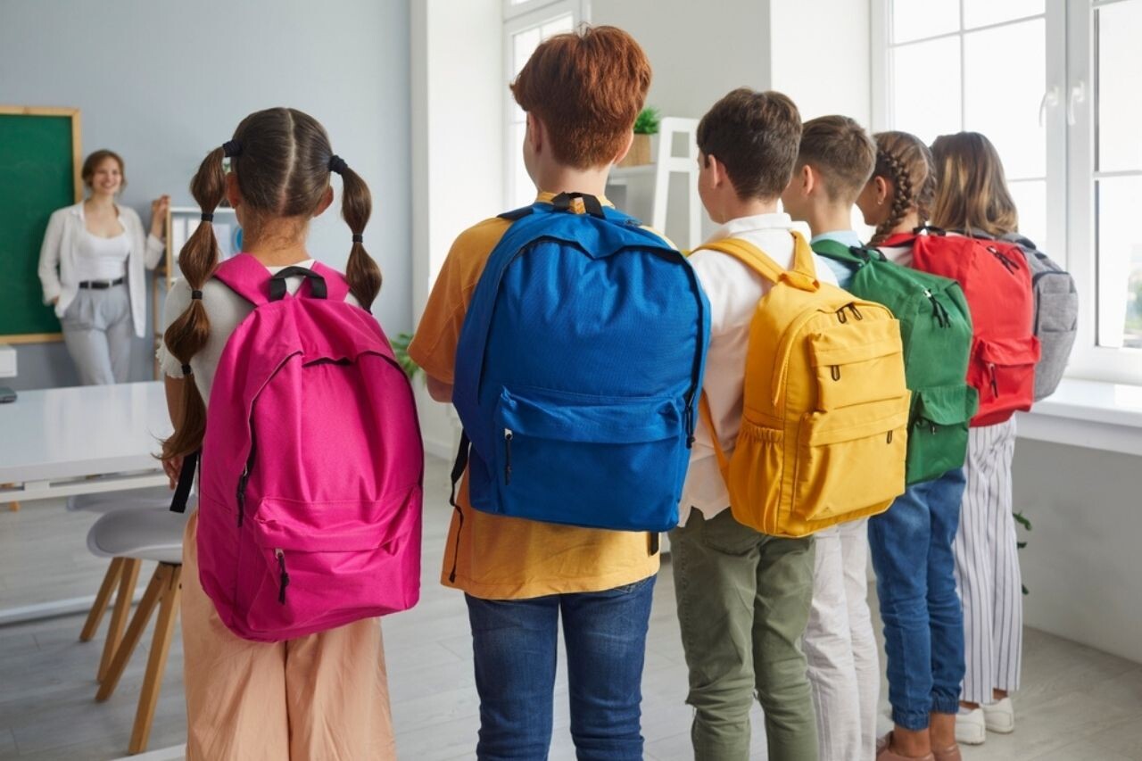 Məktəbli Çantaları Satışı və Qiymətləri – Keyfiyyətli və Sərfəli Seçimlər